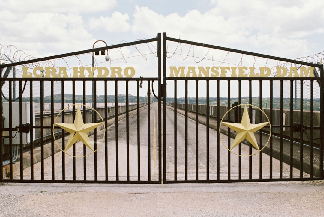 Automatic metal gate installation in Pearland, TX